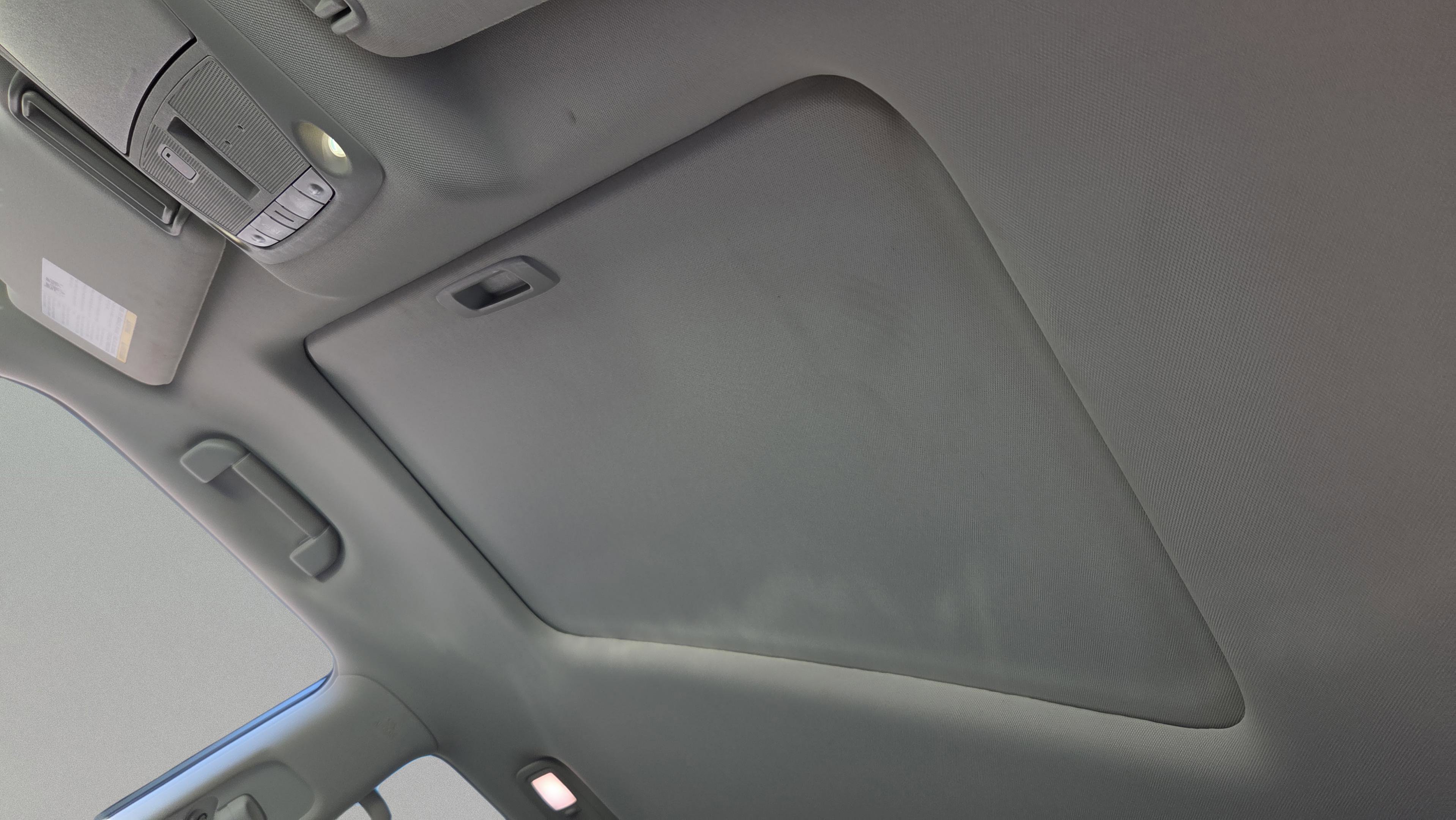 Used 2024 Nissan Armada SL w/ Captain's Chairs Package image 22