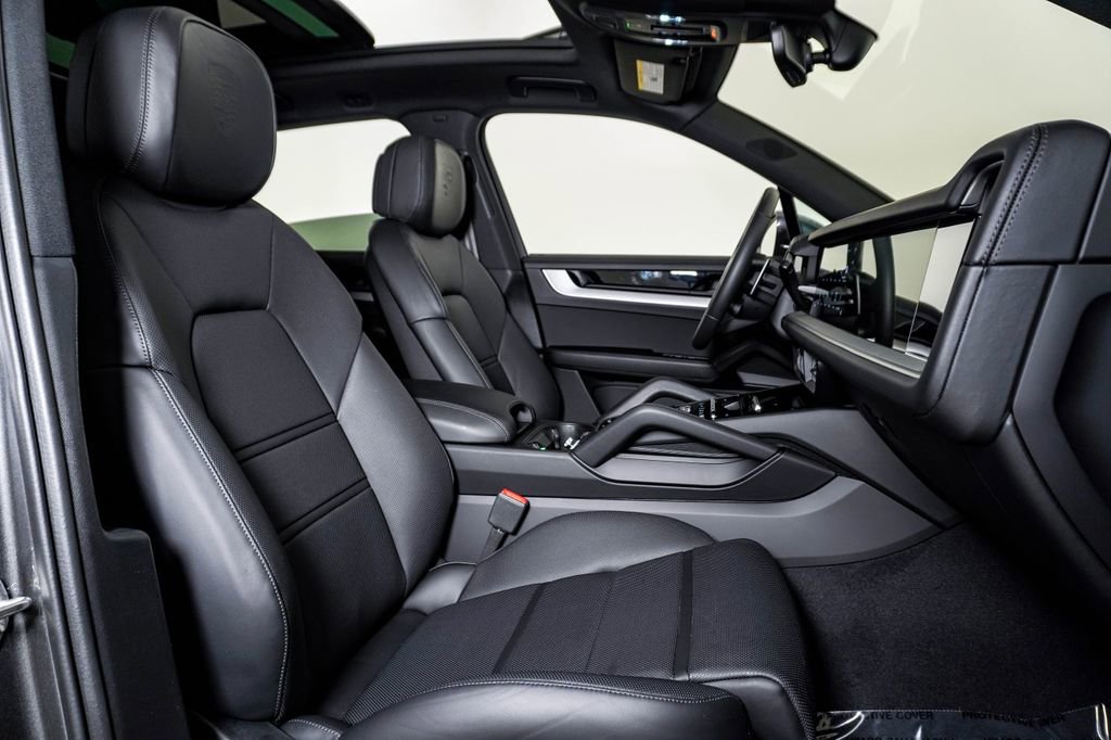 Certified 2025 Porsche Cayenne E-Hybrid AWD/4WD image 15