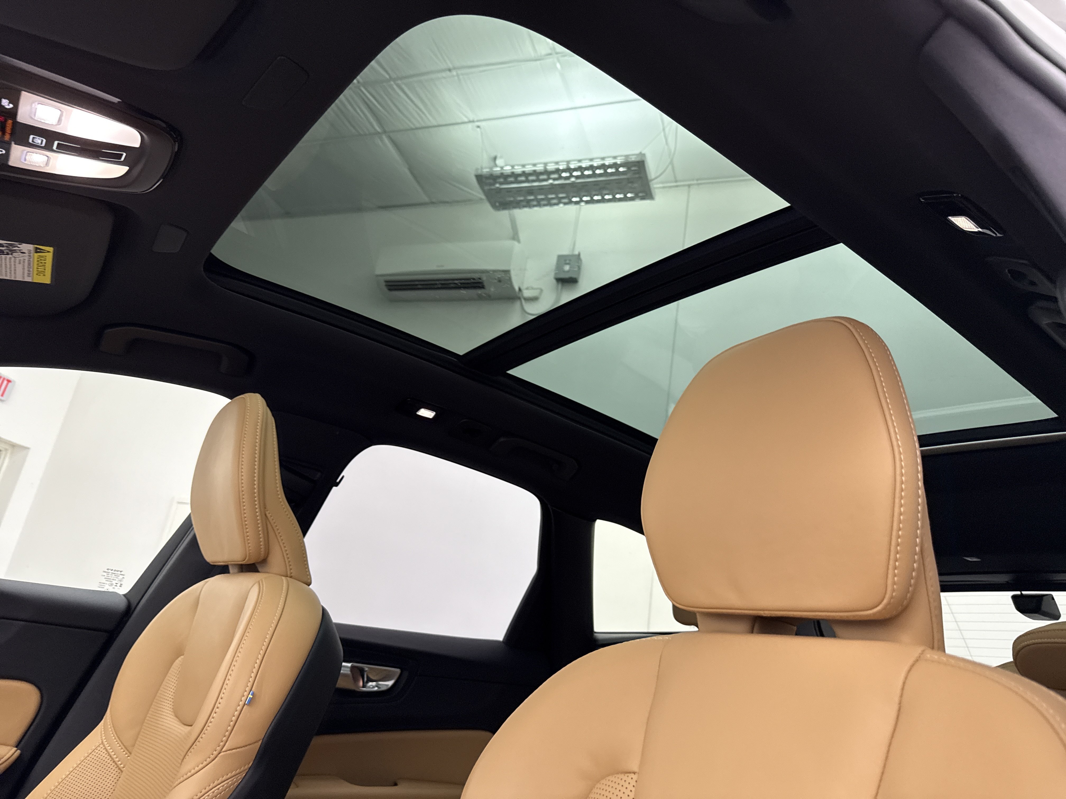 Certified 2025 Volvo XC60 B5 Ultra w/ Protection Package Premier AWD/4WD image 15
