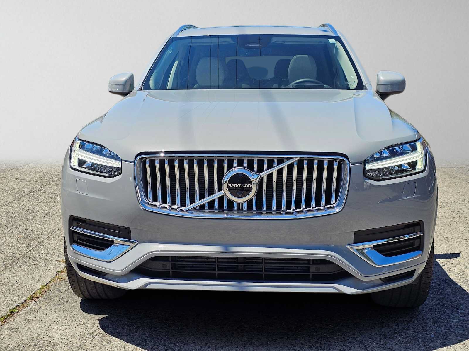 Certified 2025 Volvo XC90 T8 Ultra w/ Protection Package Premier AWD/4WD image 8