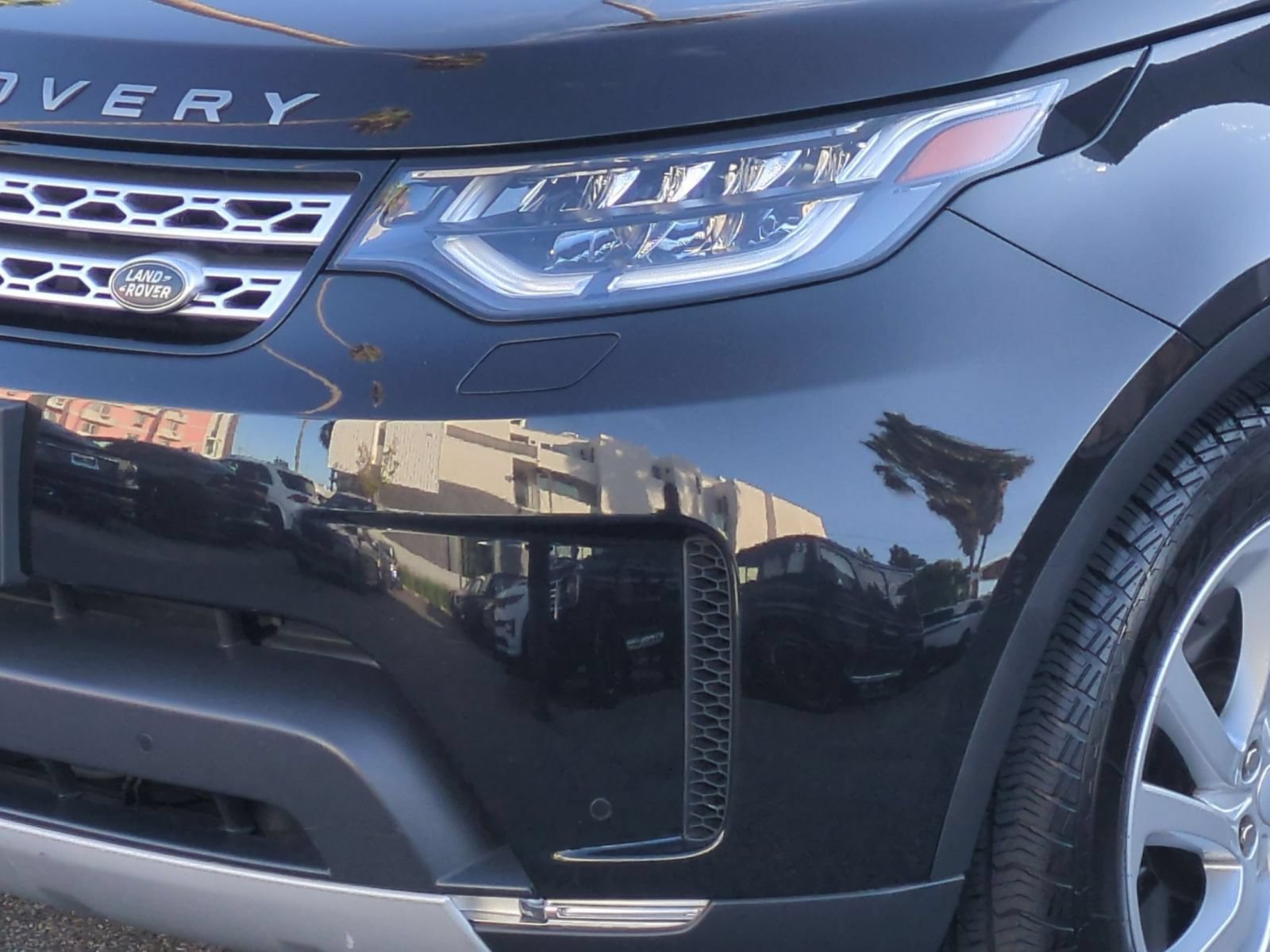 Used 2018 Land Rover Discovery HSE AWD/4WD image 10