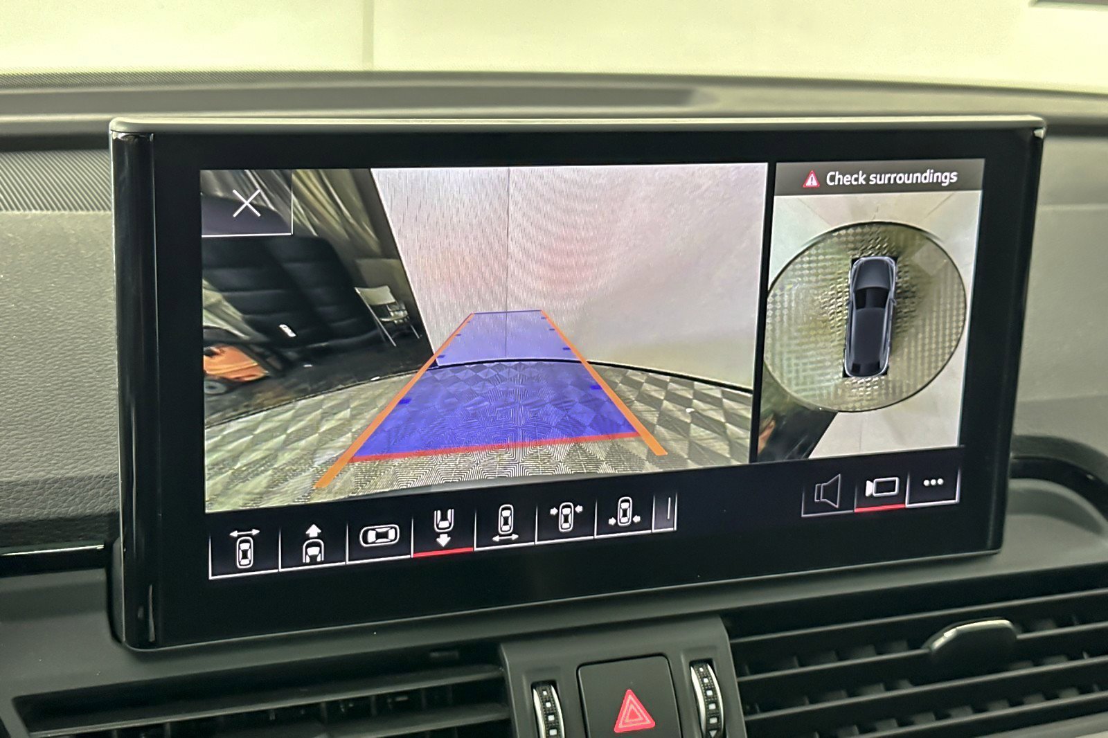 Used 2023 Audi SQ5 Premium Plus w/ Premium Plus Package image 19