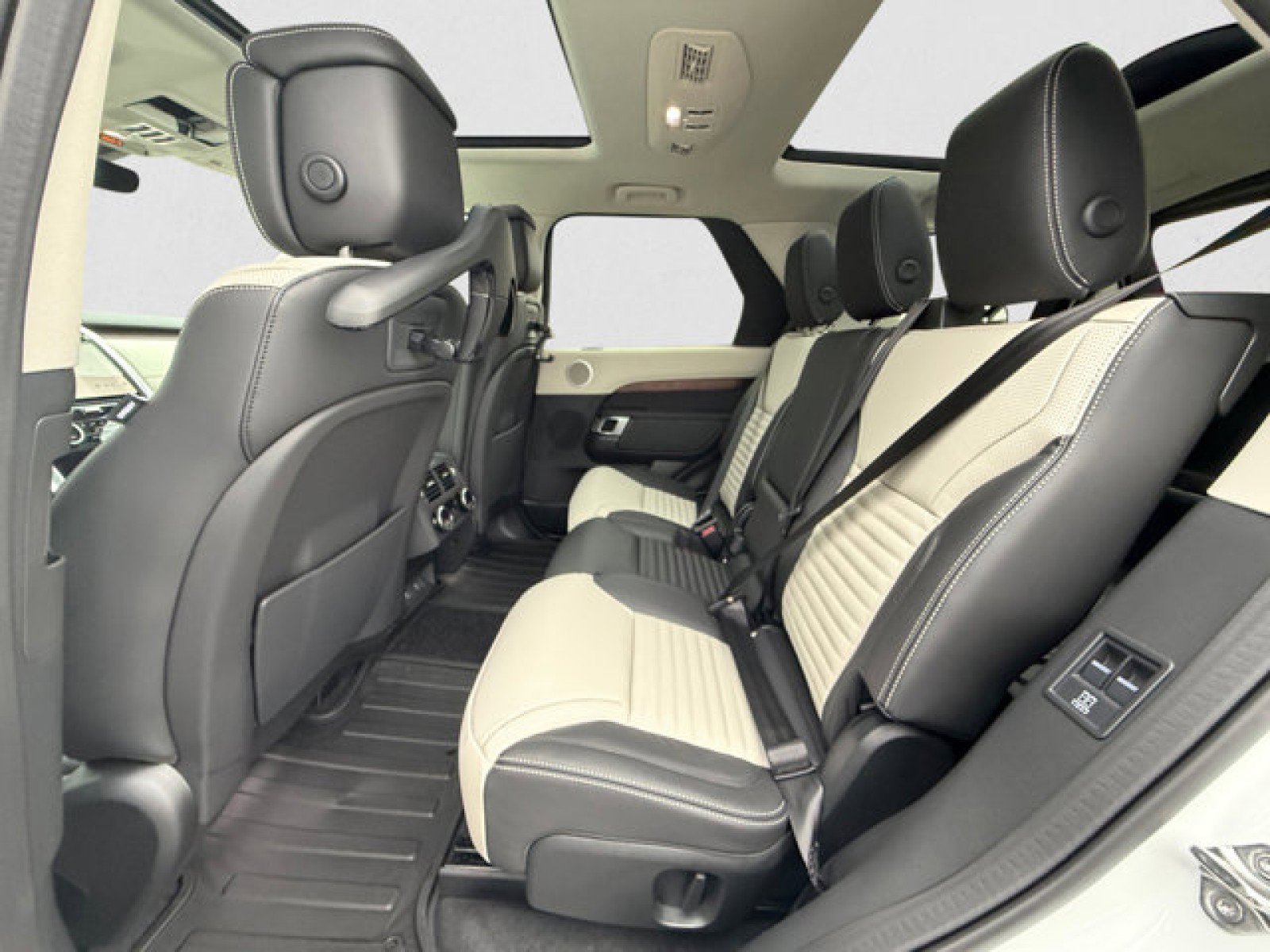 New 2026 Land Rover Discovery Dynamic SE AWD/4WD image 18