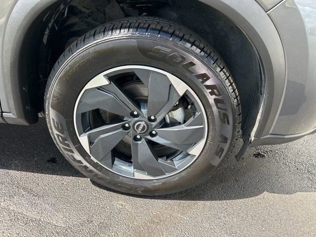 Used 2024 Nissan Rogue SV image 50