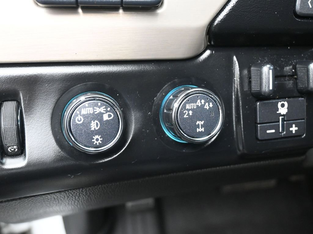 Used 2018 GMC Yukon Denali image 20