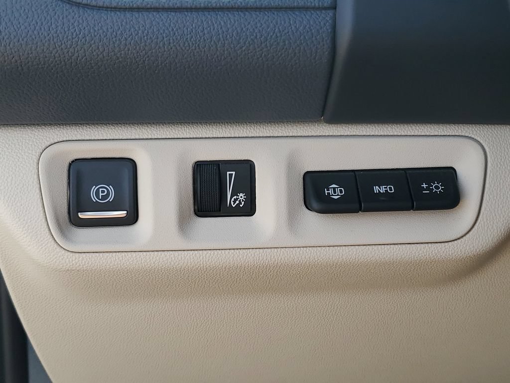 Used 2023 GMC Acadia Denali w/ Denali Ultimate Package FWD image 21