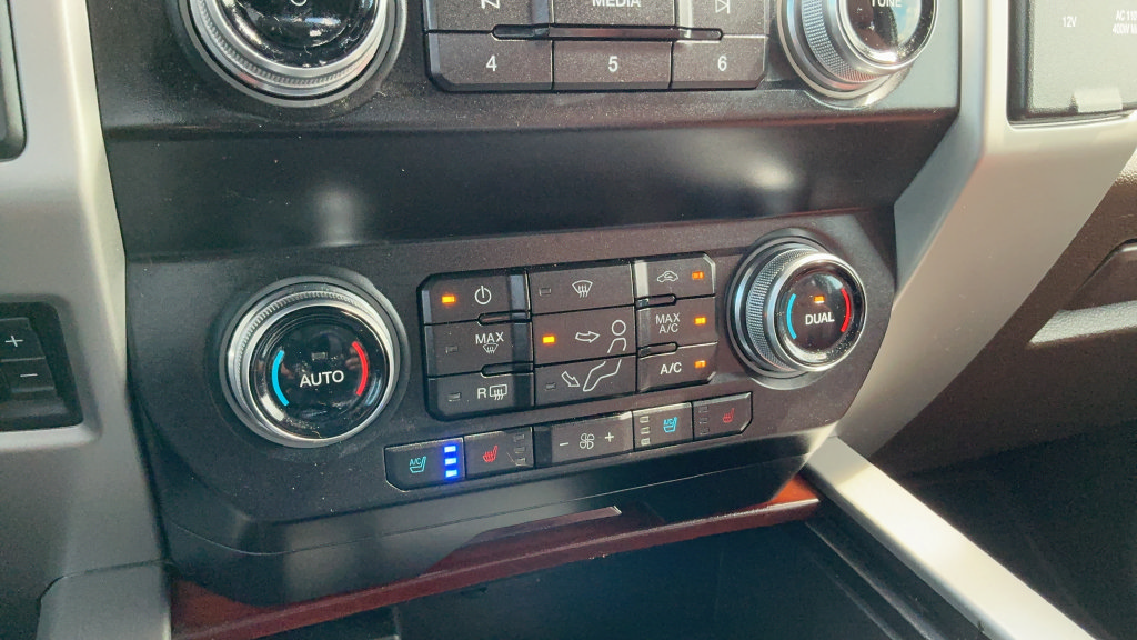Used 2019 Ford F250 King Ranch w/ King Ranch Ultimate Package AWD/4WD image 16