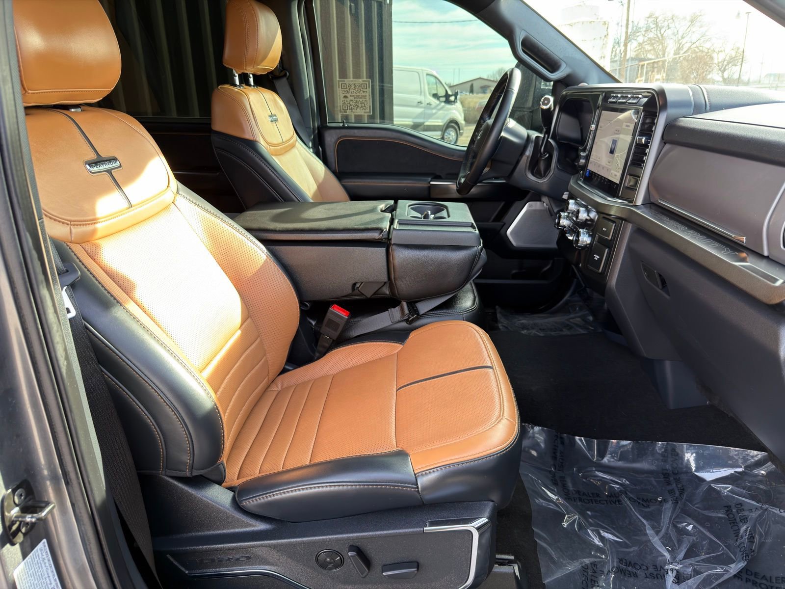 Used 2024 Ford F350 Platinum w/ FX4 Off-Road Package AWD/4WD image 38