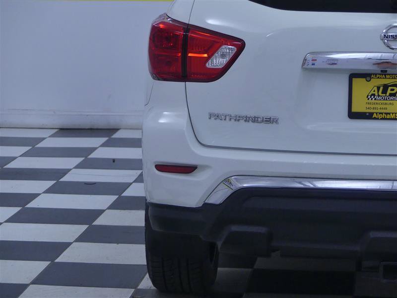 Used 2018 Nissan Pathfinder S AWD/4WD image 28