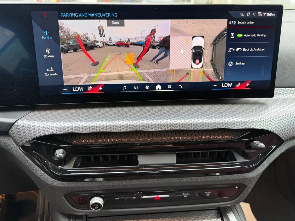 Used 2025 BMW M440i Convertible w/ Premium Package image 13