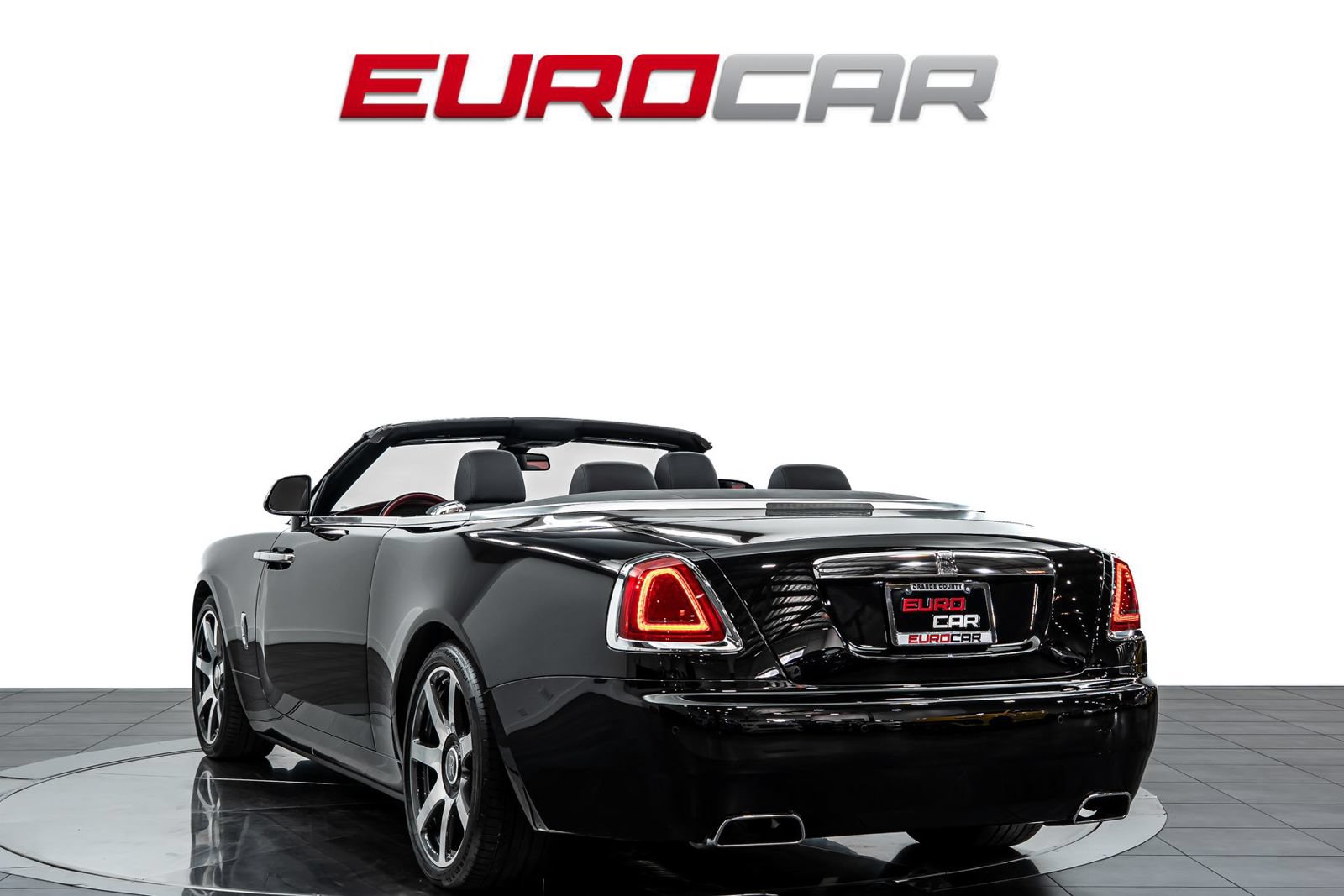 Used 2017 Rolls-Royce Dawn RWD image 4