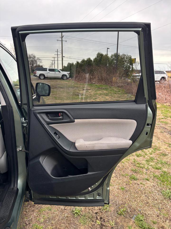 Used 2014 Subaru Forester 2.5i Premium w/ All-Weather Package image 26