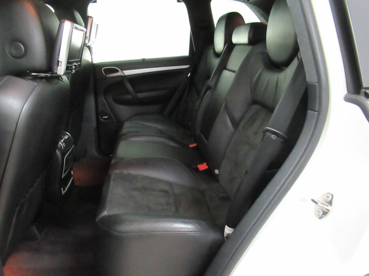 Used 2010 Porsche Cayenne GTS AWD/4WD image 19