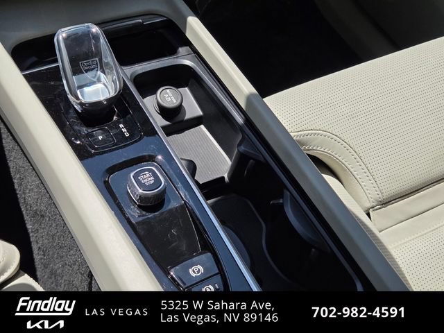 Used 2023 Volvo XC60 B5 Ultimate w/ Protection Package Premier FWD image 32
