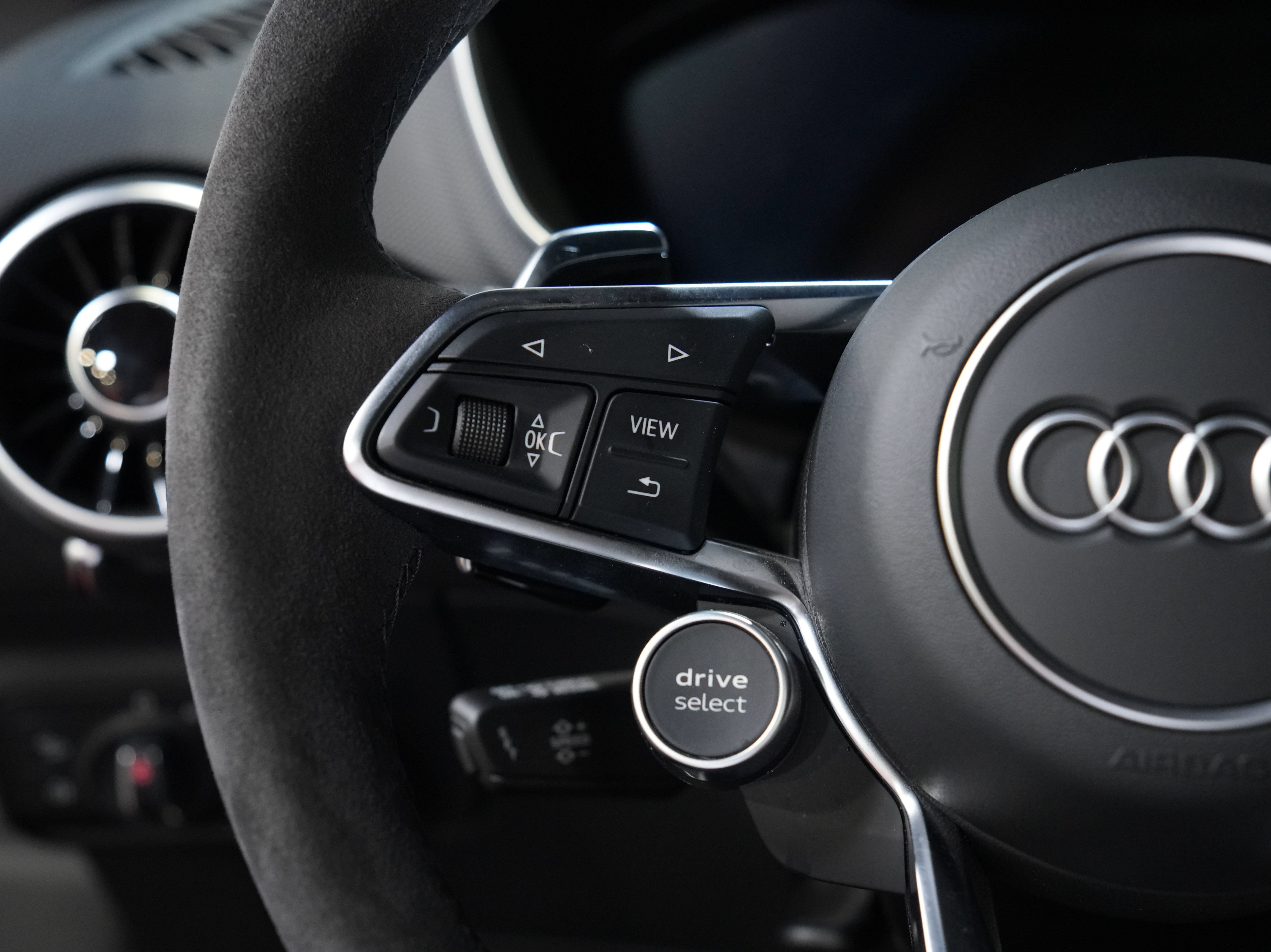 Used 2022 Audi TT RS AWD/4WD image 34