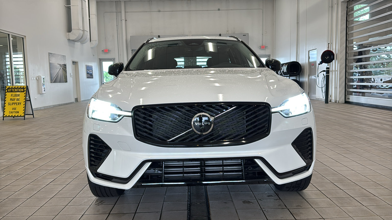 New 2026 Volvo XC60 T8 Plus w/ Protection Package Premier AWD/4WD image 10