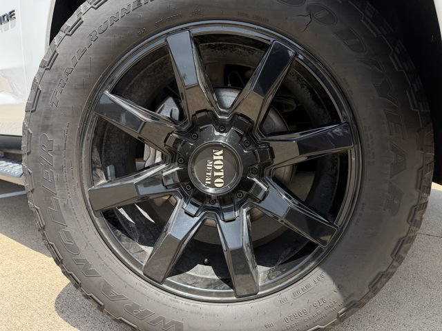 Used 2022 Chevrolet Tahoe Z71 w/ Luxury Package AWD/4WD image 10