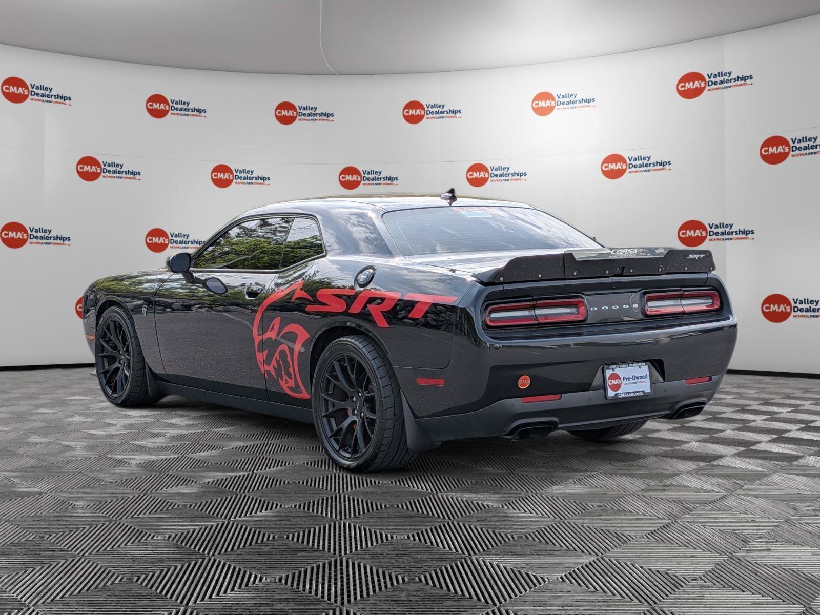 Used 2015 Dodge Challenger SRT Hellcat RWD image 7