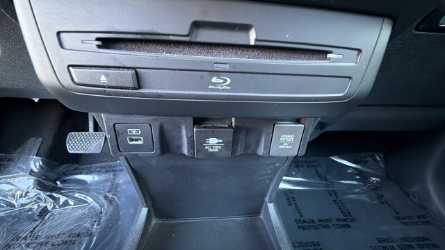 Used 2024 Honda Odyssey Elite image 32