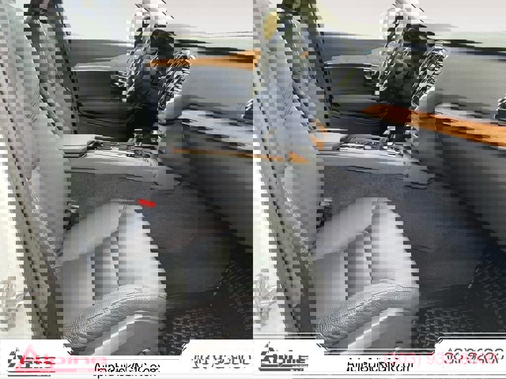 Used 2024 Volvo XC90 B5 Plus image 15