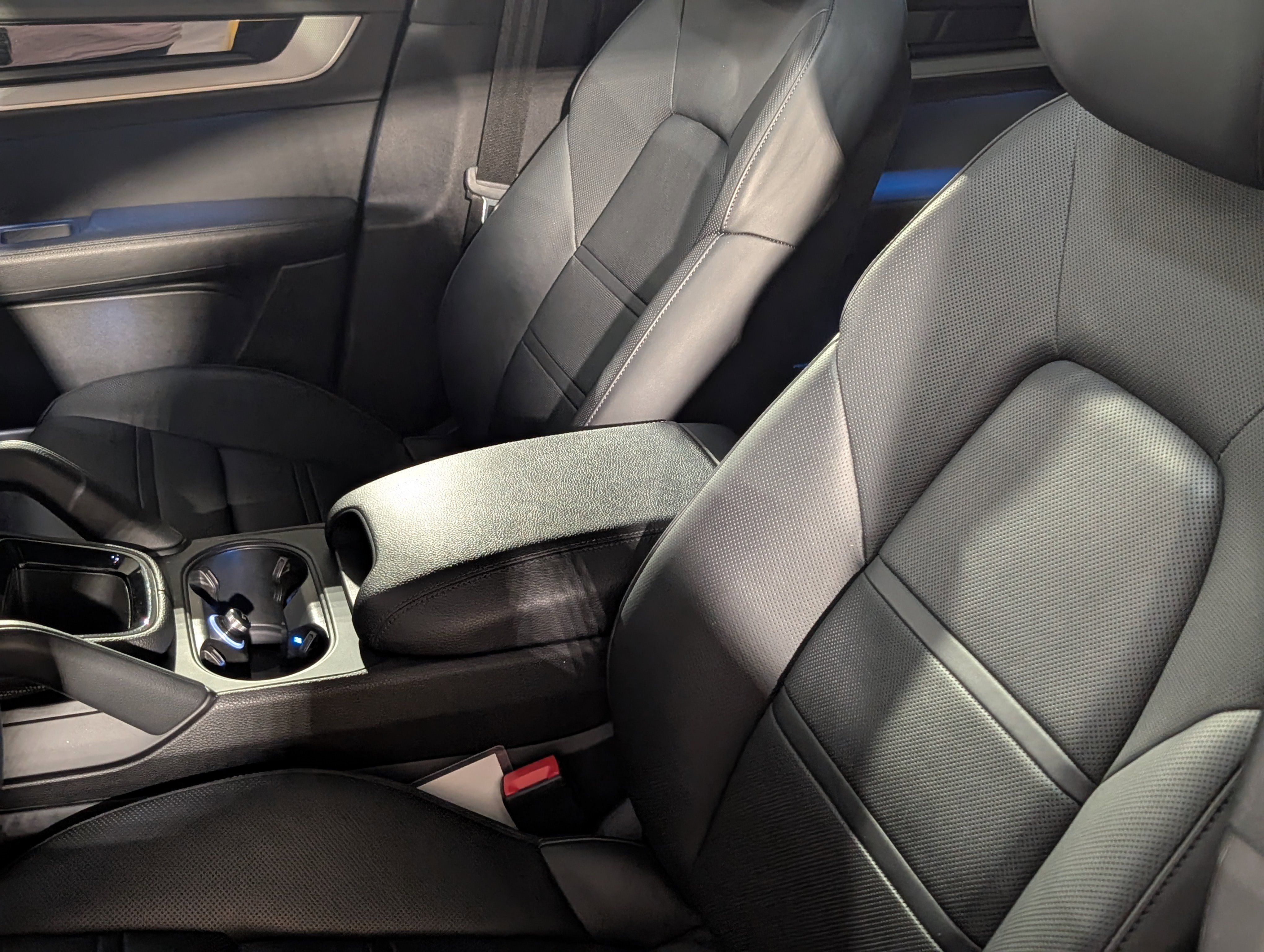 Certified 2024 Porsche Cayenne Coupe image 18