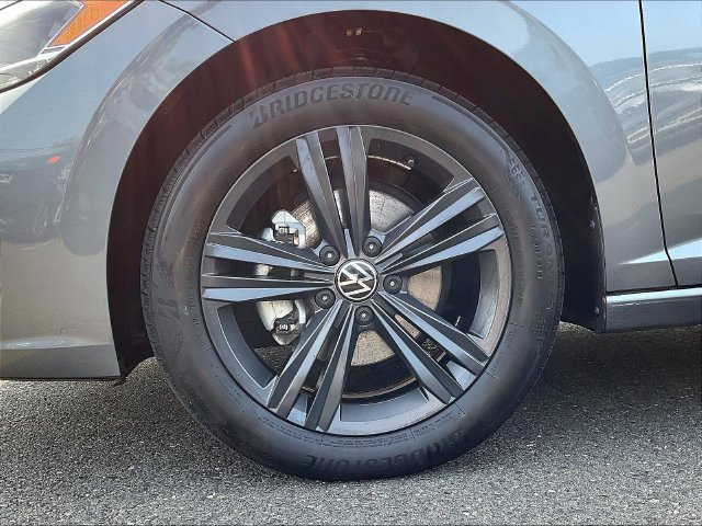 Certified 2022 Volkswagen Jetta SE FWD image 9