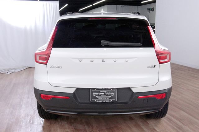 Certified 2025 Volvo XC40 B5 Ultra w/ Protection Package Premier AWD/4WD image 4