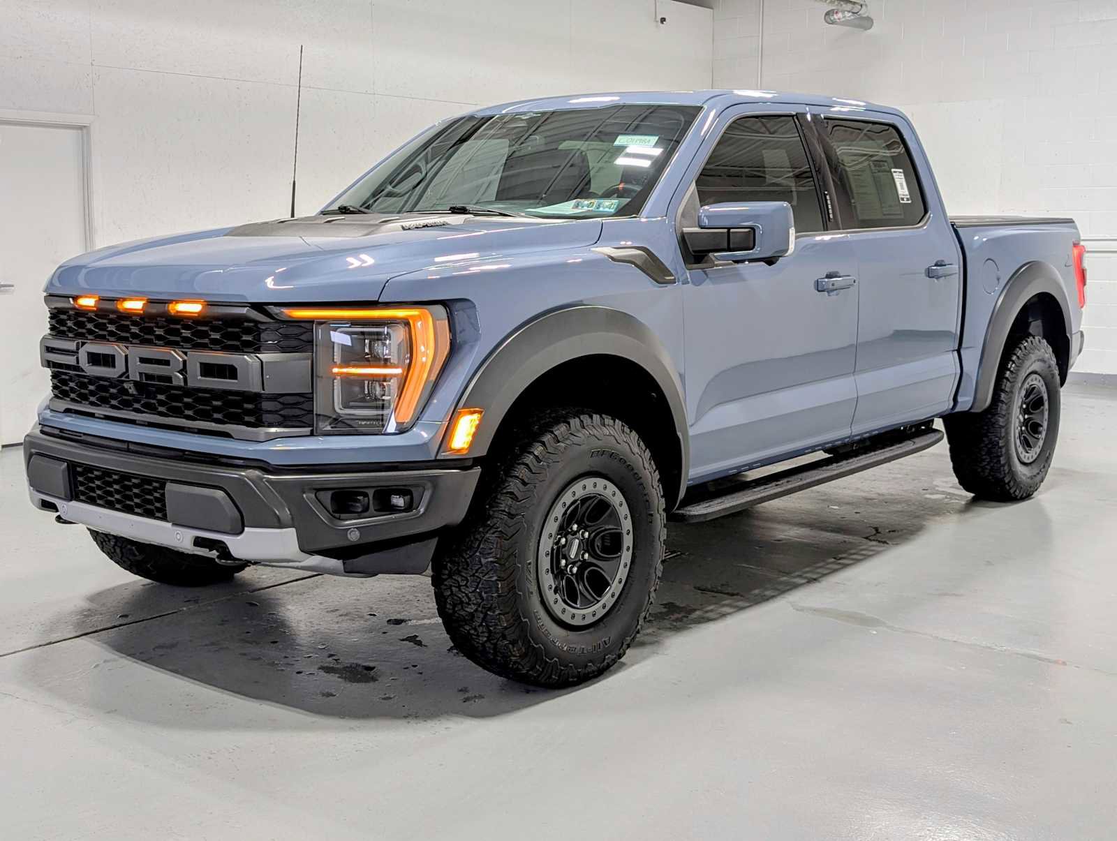 Used 2023 Ford F150 Raptor w/ Raptor Carbon Fiber Package AWD/4WD image 1
