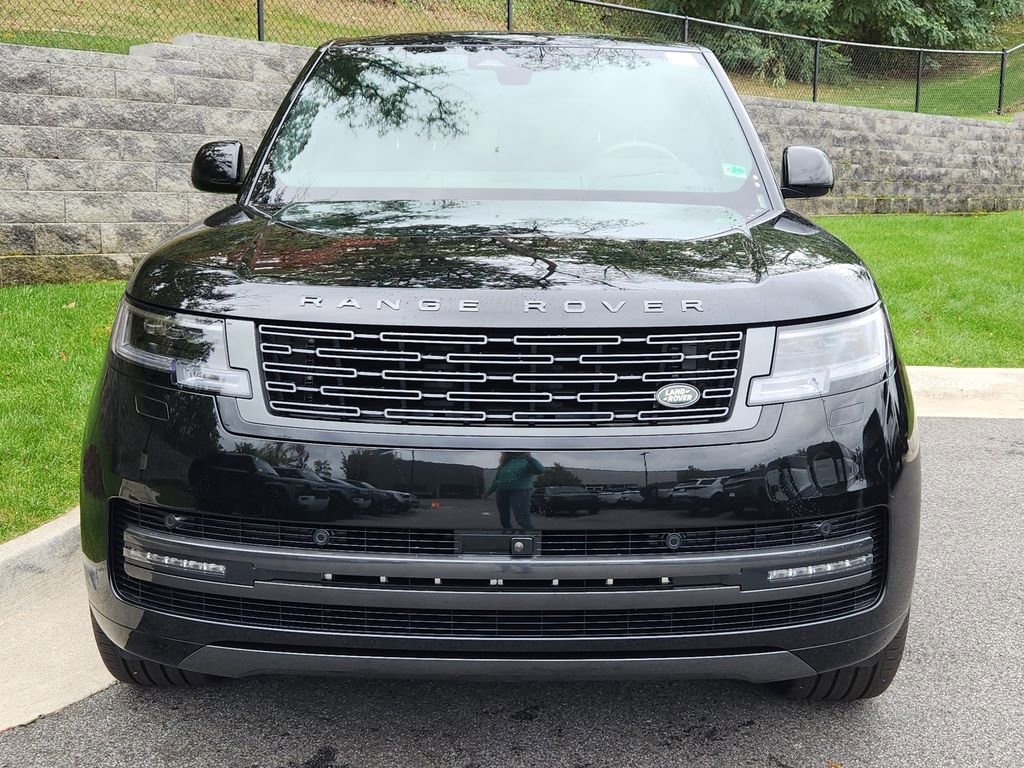 New 2025 Land Rover Range Rover SE image 8