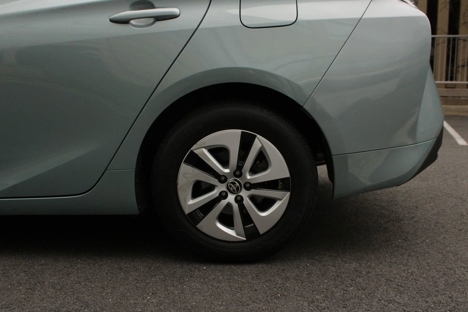 Used 2017 Toyota Prius Three FWD image 10