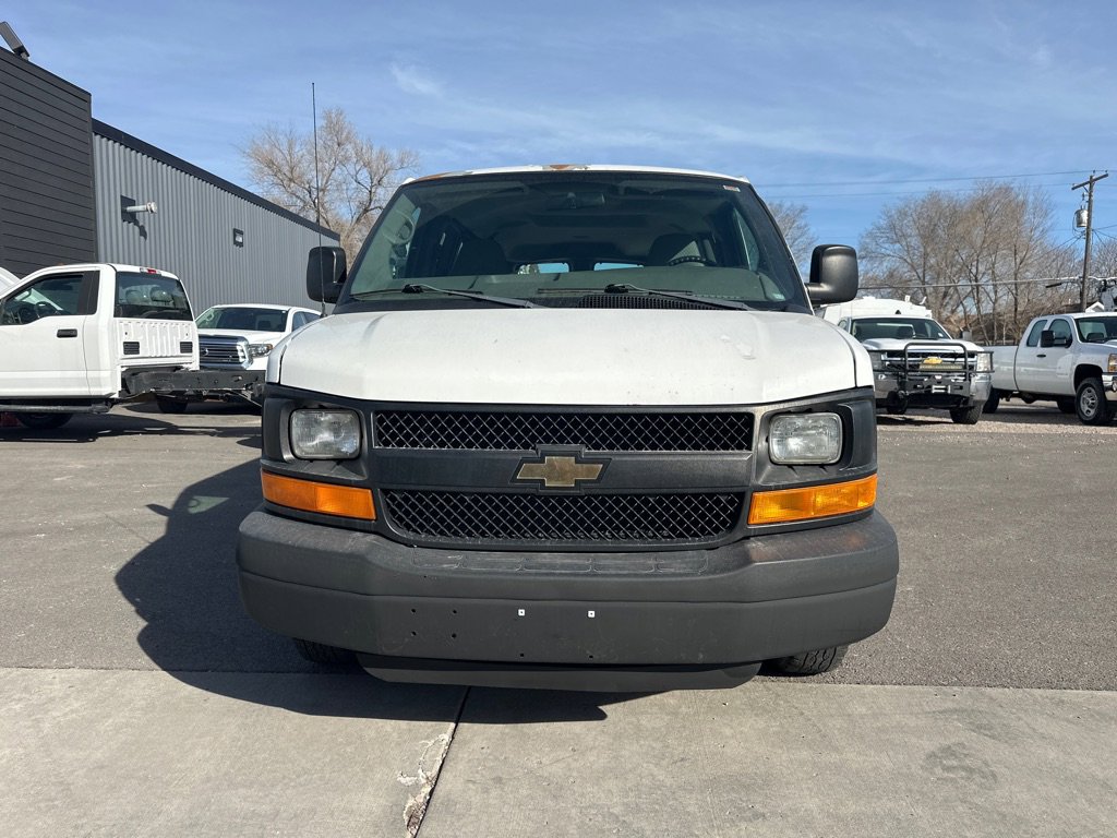 Used 2004 Chevrolet Express 2500 image 2