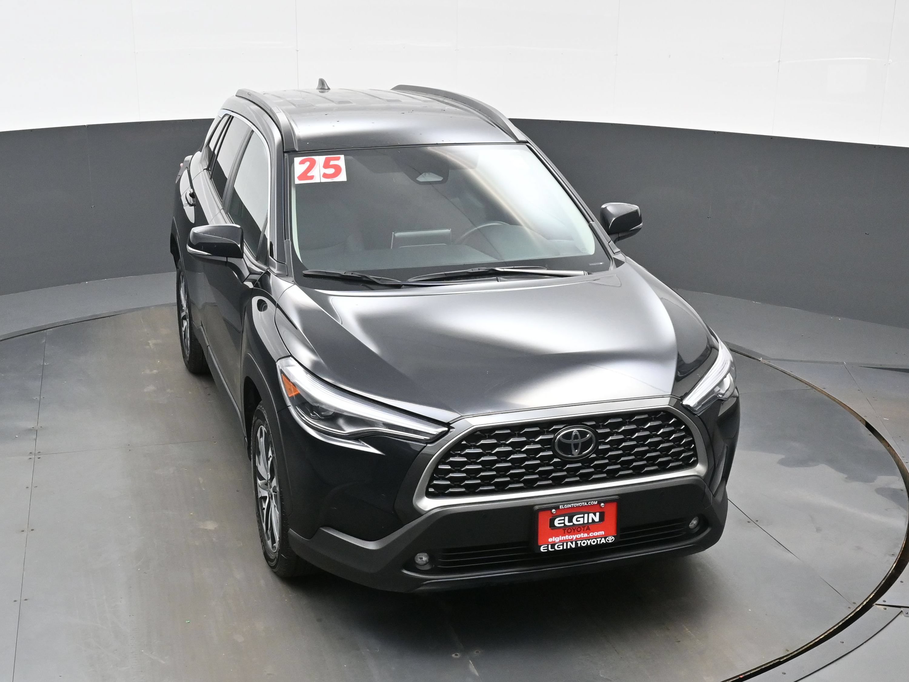 Used 2025 Toyota Corolla Cross XLE AWD/4WD image 36