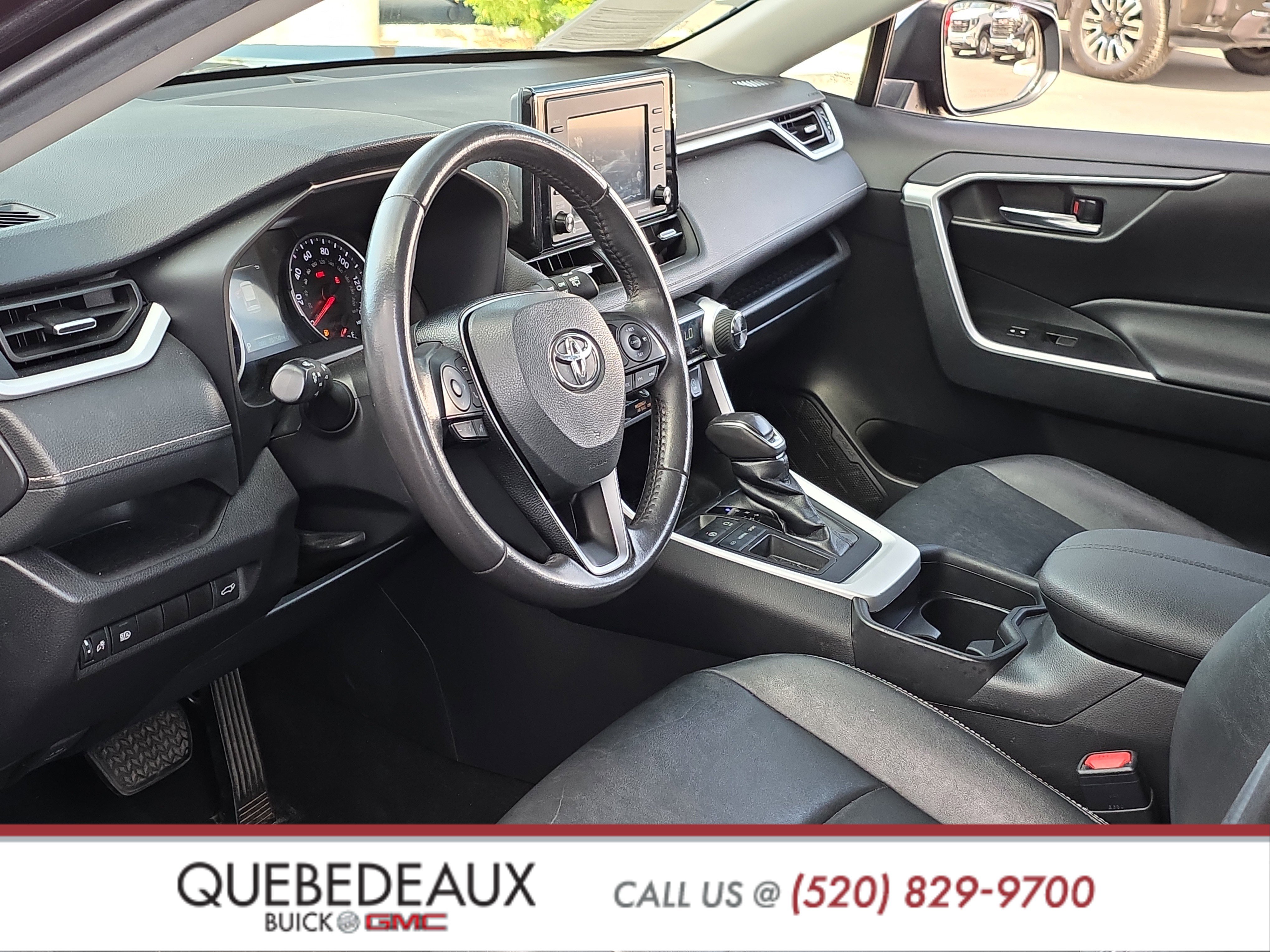 Used 2021 Toyota RAV4 XLE Premium w/ Carpet Mat Package (TMS) FWD image 10