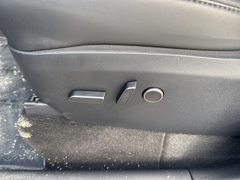 Used 2023 Tesla Model Y 2WD image 10