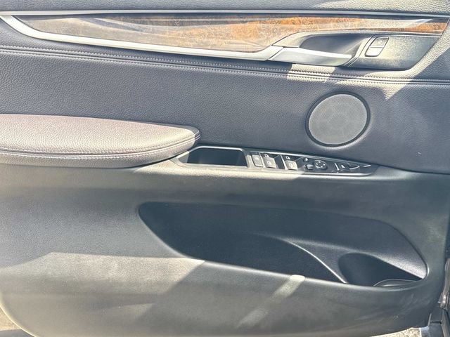 Used 2018 BMW X5 xDrive50i w/ M Sport Package image 53