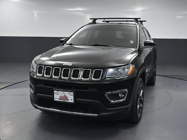 Used 2017 Jeep Compass Limited w/ Navigation Group AWD/4WD image 8