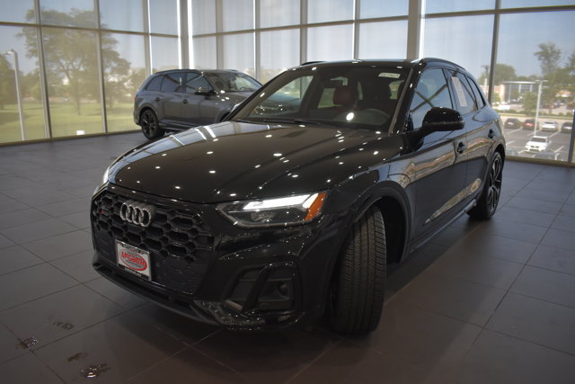 Used 2023 Audi SQ5 Premium Plus w/ Premium Plus Package AWD/4WD image 3