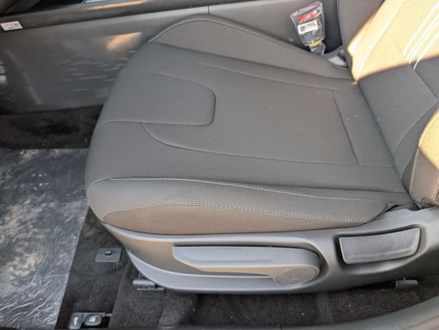 New 2026 Hyundai Elantra SEL FWD image 24