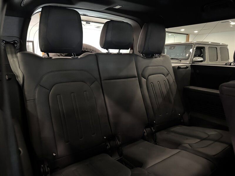 Used 2023 Land Rover Defender 130 X image 29
