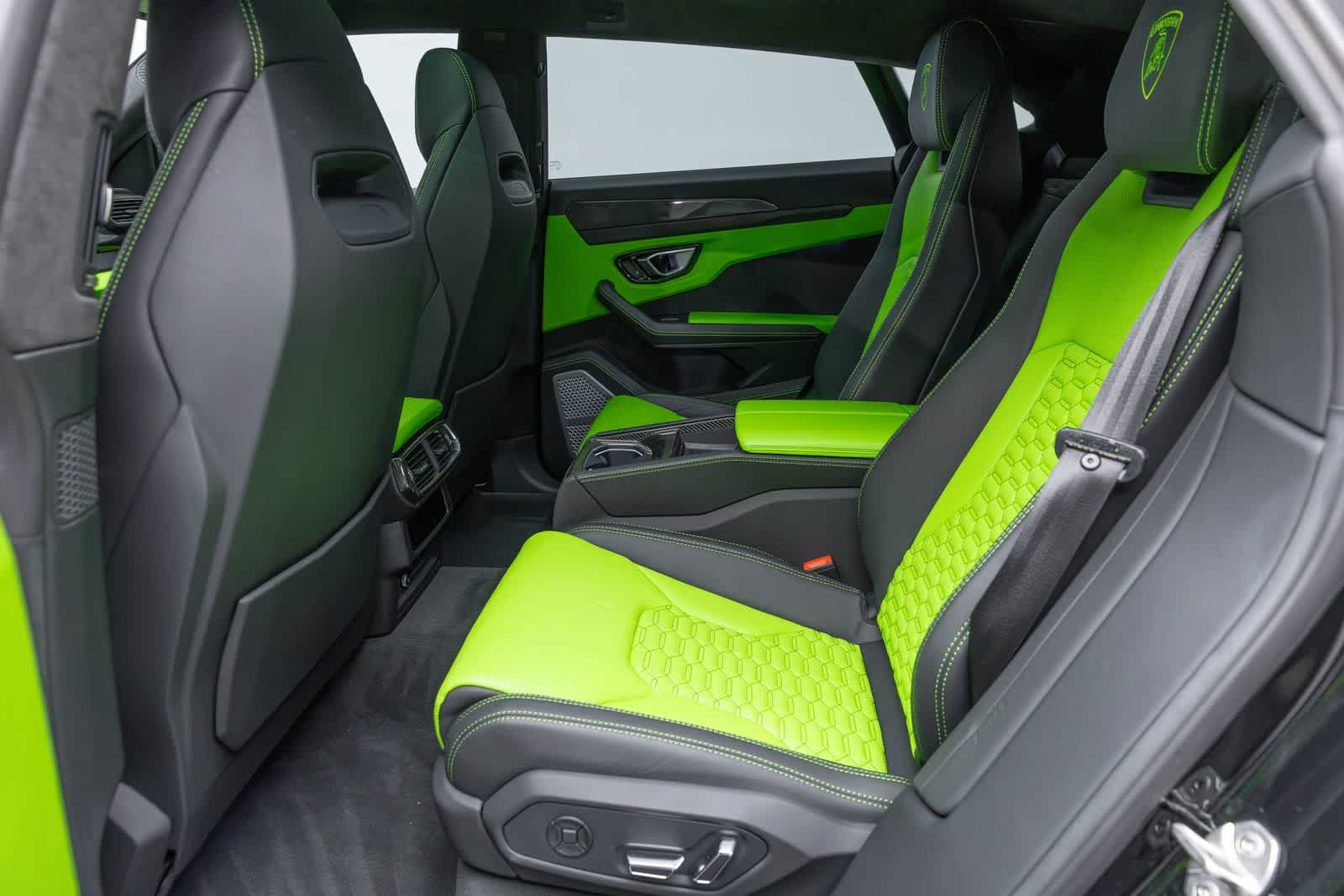 Used 2022 Lamborghini Urus AWD/4WD image 10