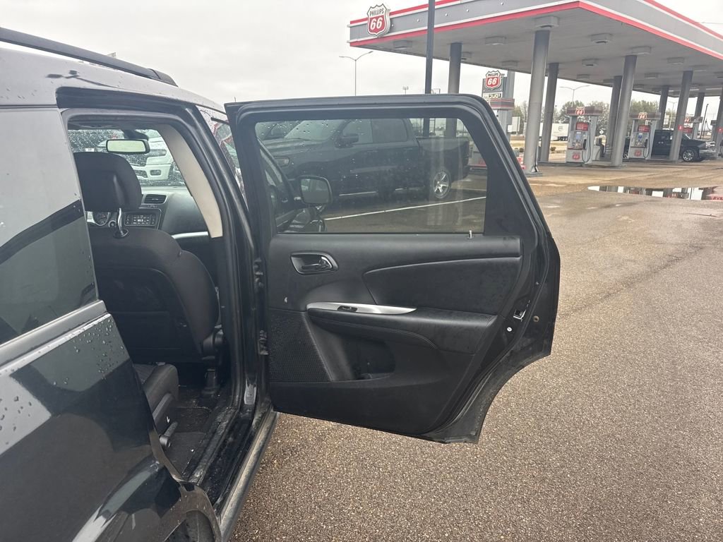 Used 2019 Dodge Journey SE w/ Premium Group image 18