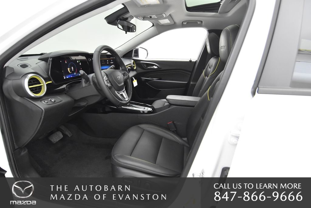 Used 2025 Chevrolet Trax ACTIV w/ Sunroof Package image 23