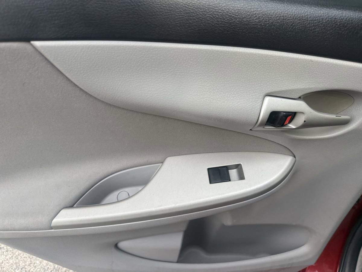 Used 2012 Toyota Corolla LE image 20