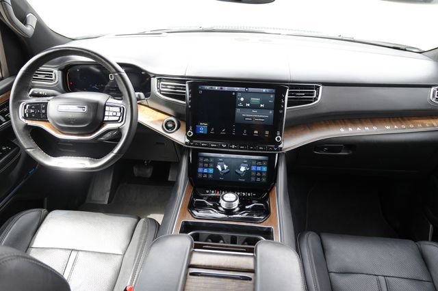 Used 2023 Jeep Grand Wagoneer 4WD image 2