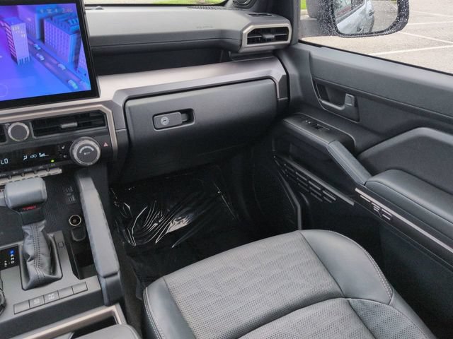 Certified 2025 Toyota 4Runner TRD Off-Road Premium AWD/4WD image 17
