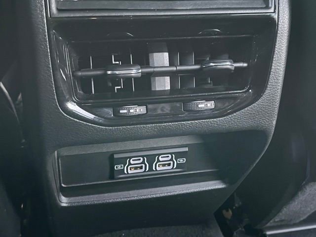 Used 2023 Jeep Grand Cherokee Laredo image 24