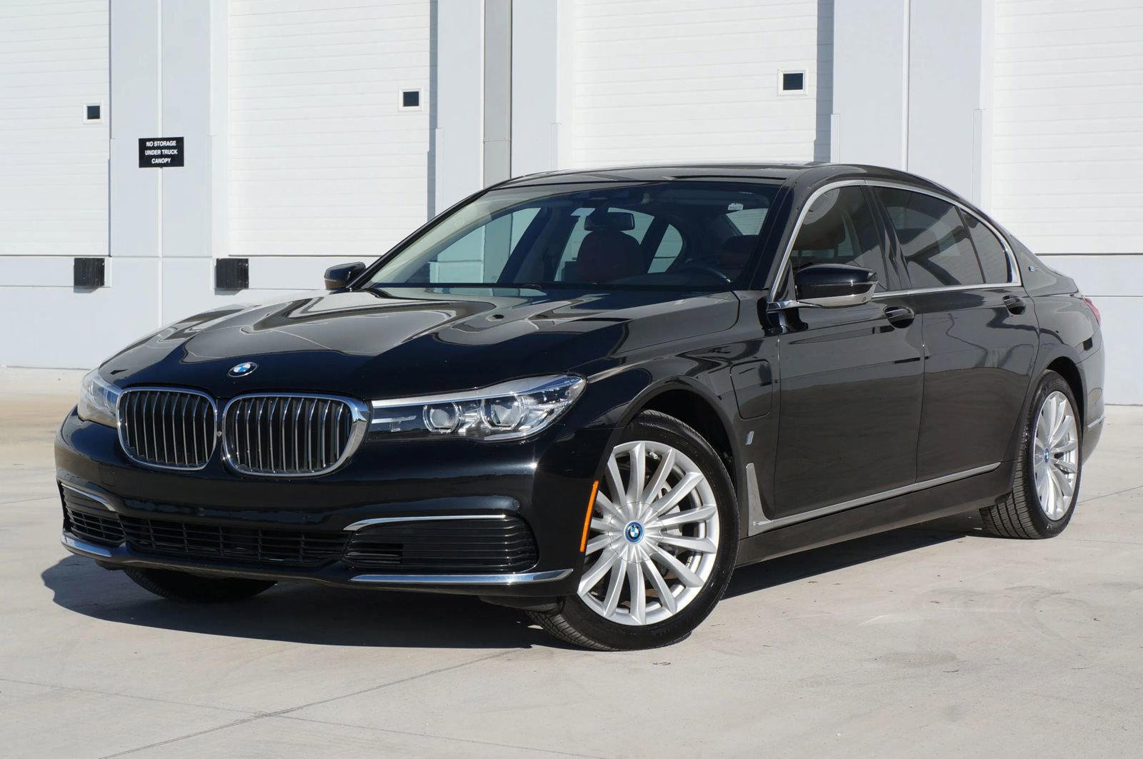 Used 2019 BMW 740e xDrive w/ Executive Package AWD/4WD image 6