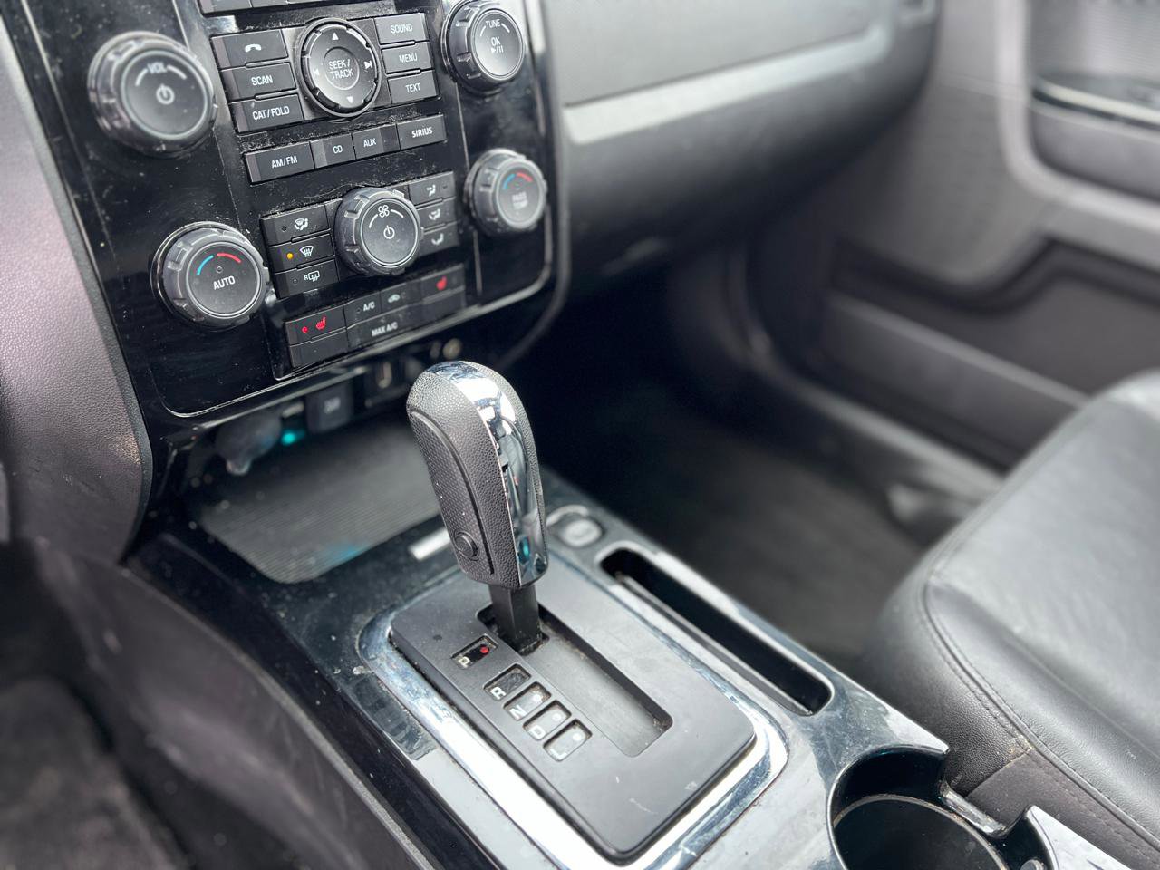 Used 2011 Ford Escape Limited w/ 302A Rapid Spec Order Code image 23