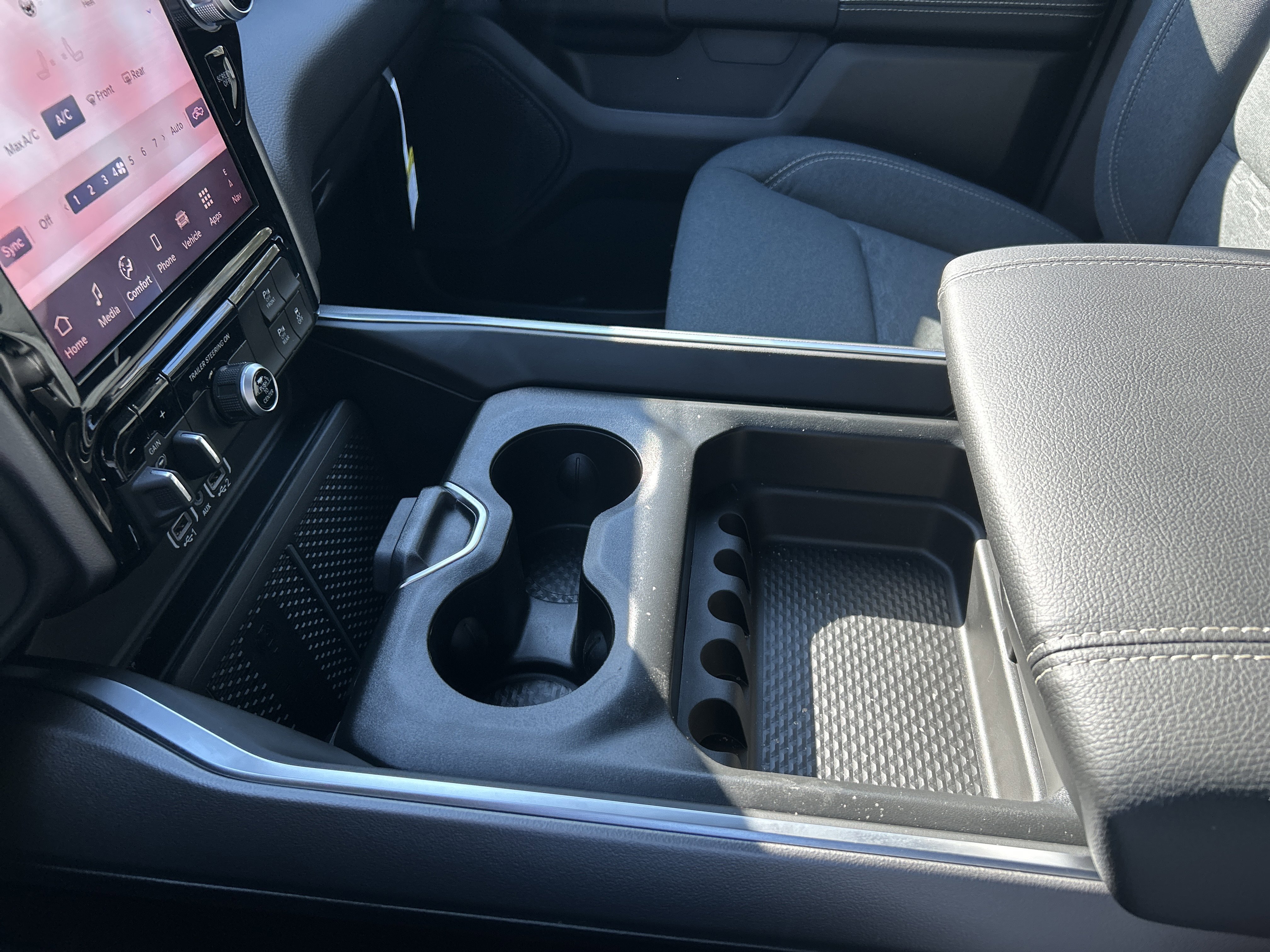 New 2026 RAM 1500 4x4 Crew Cab image 18