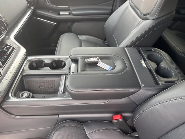 New 2025 Ford Expedition Platinum image 14